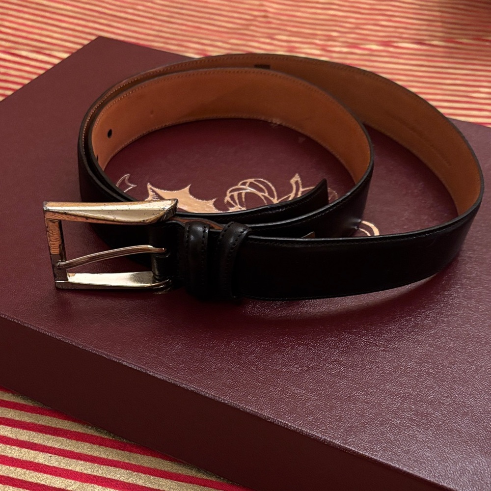 TRAFALGAR Norwalk, Connecticut, black leather Easton belt